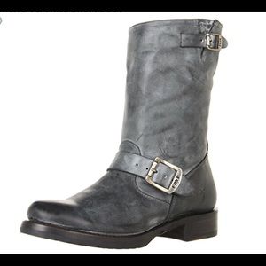 FRYE Women's Veronica Short Boot in Antiqued Black